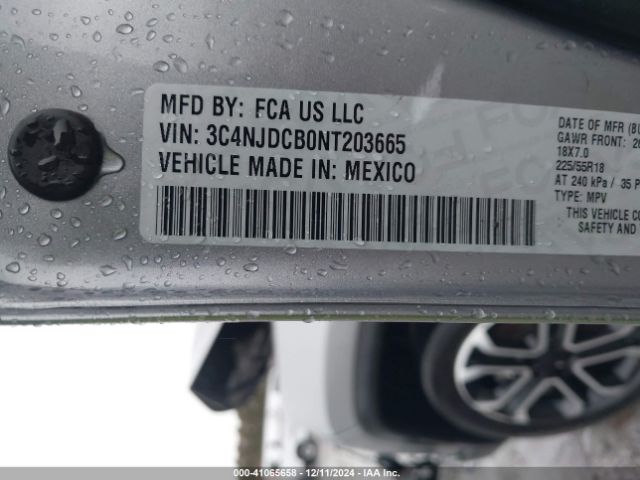3C4NJDCB0NT203665 Jeep Compass Limited 4x4