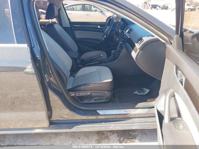 1VWBS7A3XEC079572 Volkswagen Passat 1.8t Sport