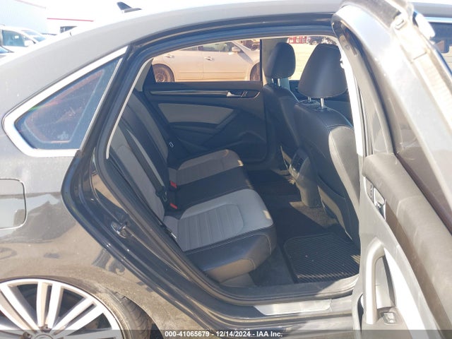 1VWBS7A3XEC079572 Volkswagen Passat 1.8t Sport