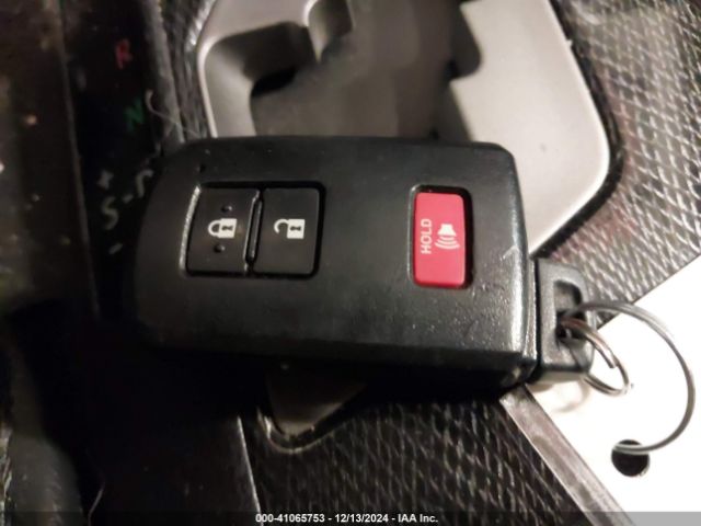 2T3RFREV3JW739620 Toyota Rav4 Adventure/xle