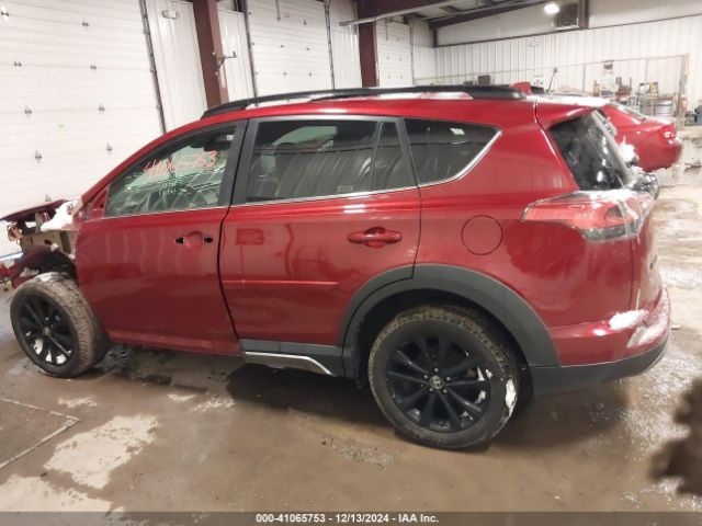 2T3RFREV3JW739620 Toyota Rav4 Adventure/xle