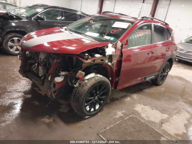 2T3RFREV3JW739620 Toyota Rav4 Adventure/xle