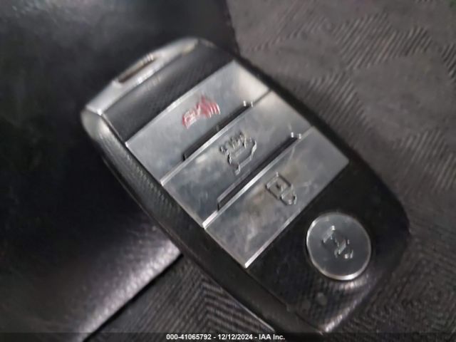 KNDCC3LC0H5065490 KIA NIRO EX