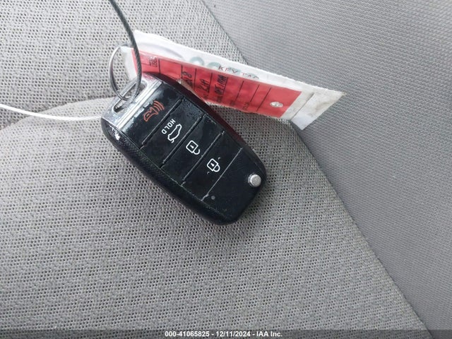 KIA Optima Lx 2018 5XXGT4L30JG232584 Image 11