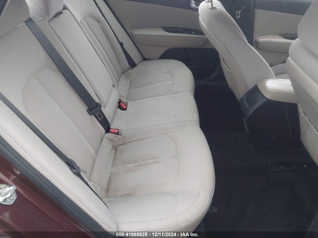 KIA Optima Lx 2018 5XXGT4L30JG232584 Image 8