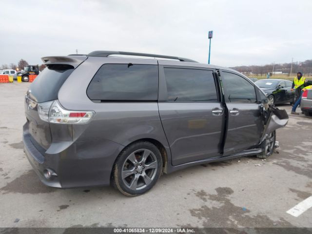 5TDXZ3DC2HS887099 Toyota Sienna Se 8 Passenger