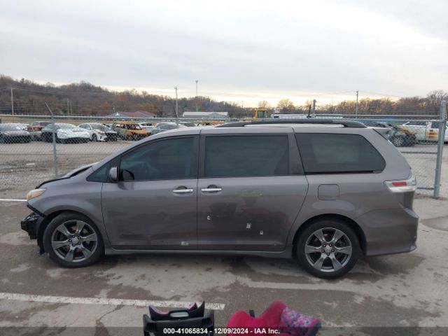5TDXZ3DC2HS887099 Toyota Sienna Se 8 Passenger