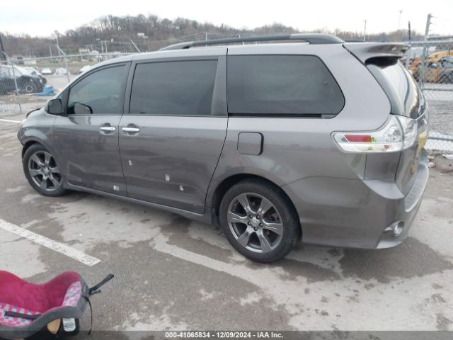 5TDXZ3DC2HS887099 Toyota Sienna Se 8 Passenger