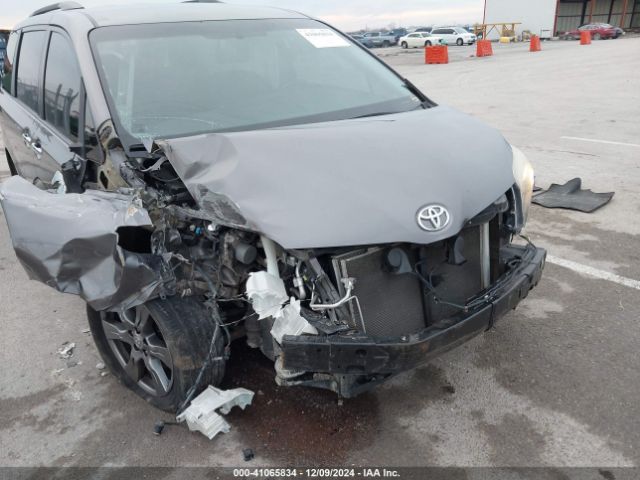 5TDXZ3DC2HS887099 Toyota Sienna Se 8 Passenger