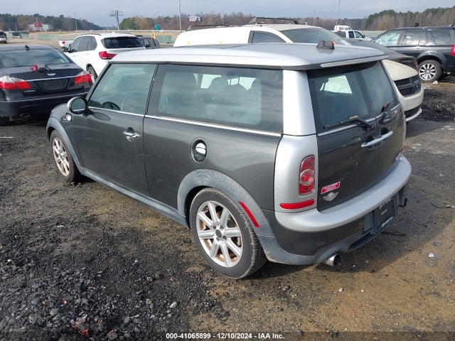 2011 MINI COOPER S CLUBMAN WMWZG3C58BTY36004 Photo 2