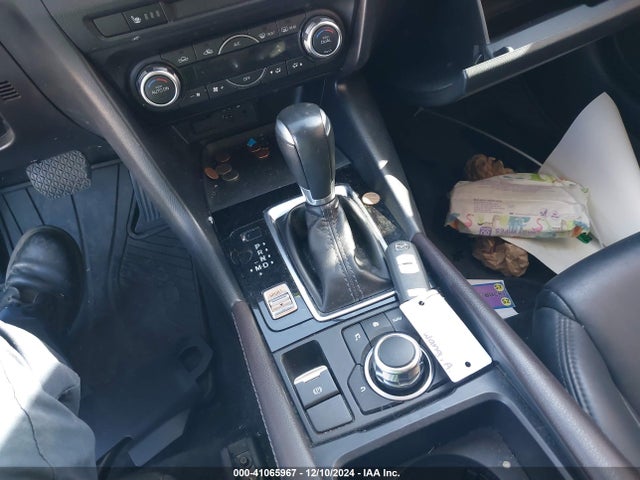 3MZBN1L32JM273992 Mazda Mazda3 Touring