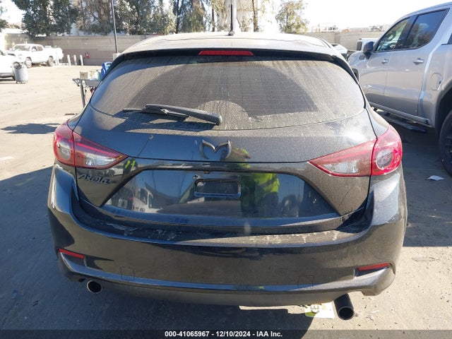 3MZBN1L32JM273992 Mazda Mazda3 Touring