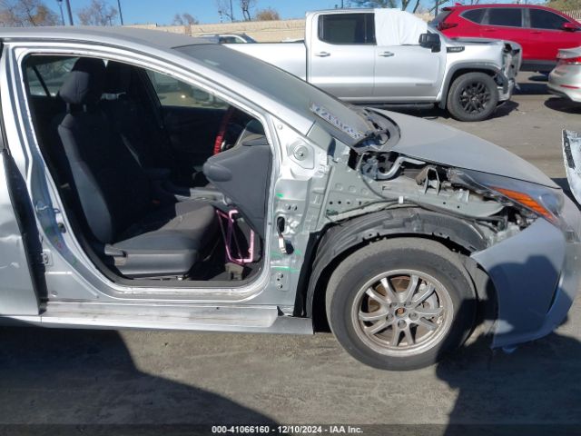 JTDKBRFU2H3048546 Toyota Prius Two