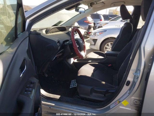 JTDKBRFU2H3048546 Toyota Prius Two