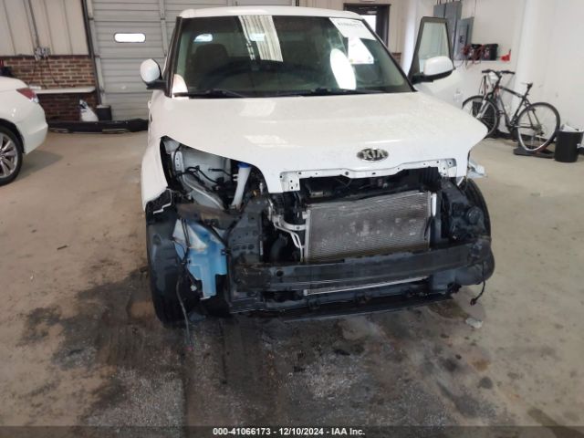 KNDJP3A59J7893046 KIA SOUL +