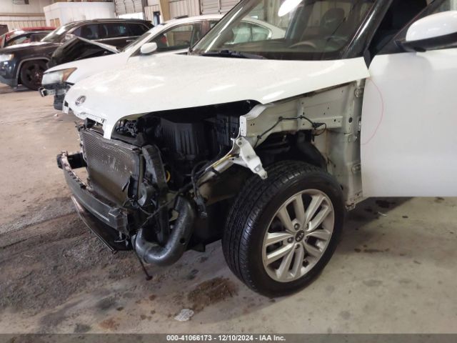 KNDJP3A59J7893046 KIA SOUL +