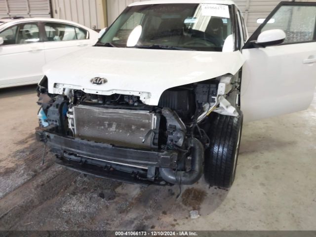 KNDJP3A59J7893046 KIA SOUL +