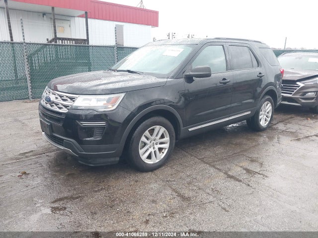 Ford EXPLORER XLT 2018 1FM5K8D87JGB27704 Image 2