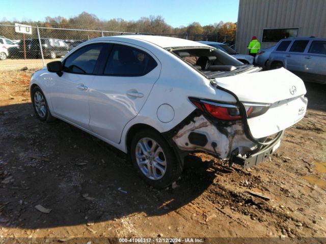 3MYDLBZV3GY122324 Scion IA