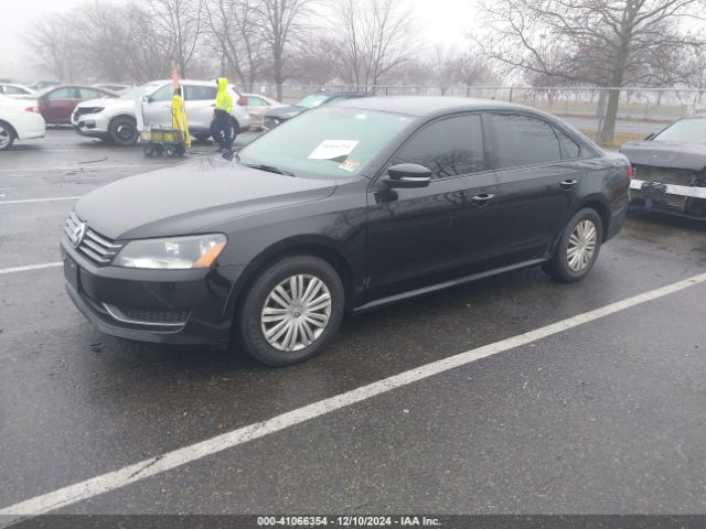 1VWAT7A3XEC065079 Volkswagen Passat 1.8t S