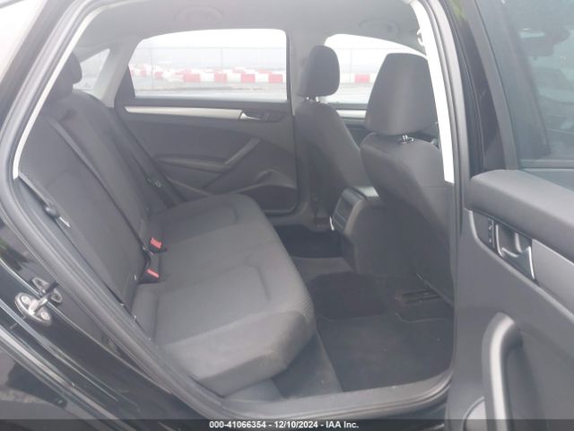 1VWAT7A3XEC065079 Volkswagen Passat 1.8t S