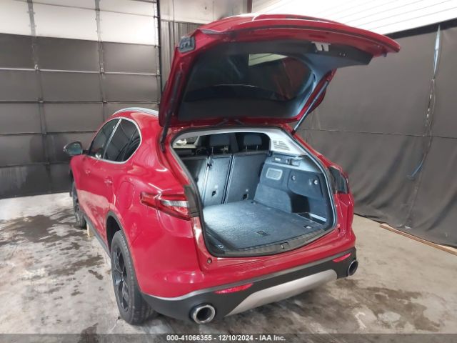 2018 ALFA ROMEO STELVIO ZASFAKBN7J7C04807 Photo 2