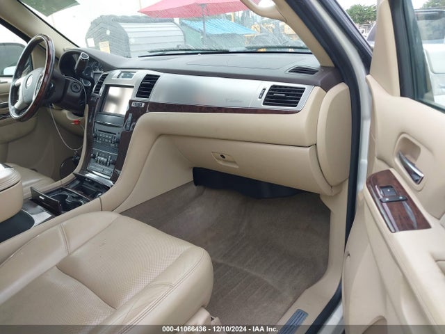 2012 CADILLAC ESCALADE EXT 3GYT4NEF5CG238884 Photo 4