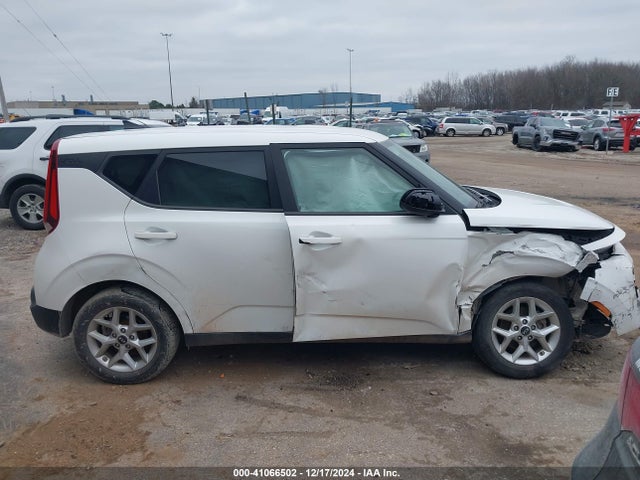 KIA SOUL S 2020 KNDJ23AUXL7006949 Image 13