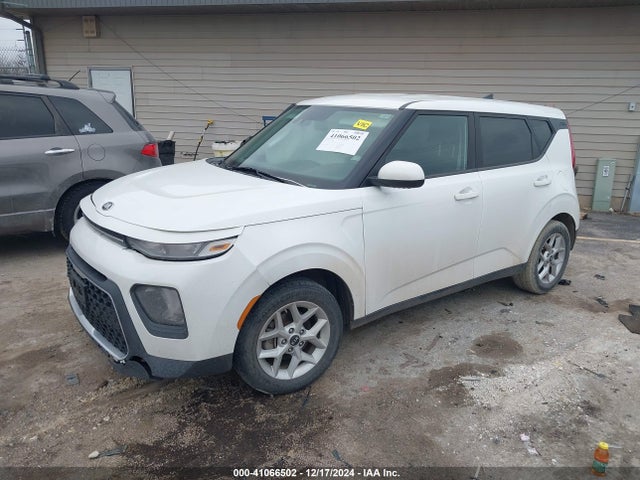 KIA SOUL S 2020 KNDJ23AUXL7006949 Image 2