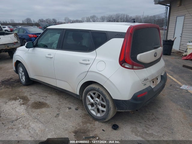 KIA SOUL S 2020 KNDJ23AUXL7006949 Image 3