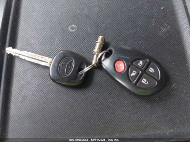 5TDKK3DC7FS662737 Toyota Sienna Le 8 Passenger