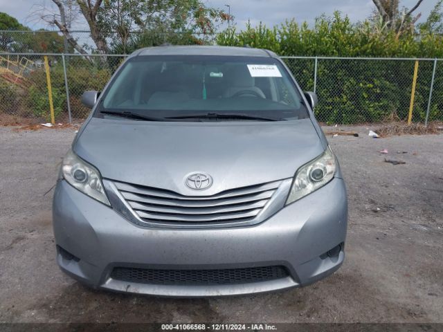 5TDKK3DC7FS662737 Toyota Sienna Le 8 Passenger