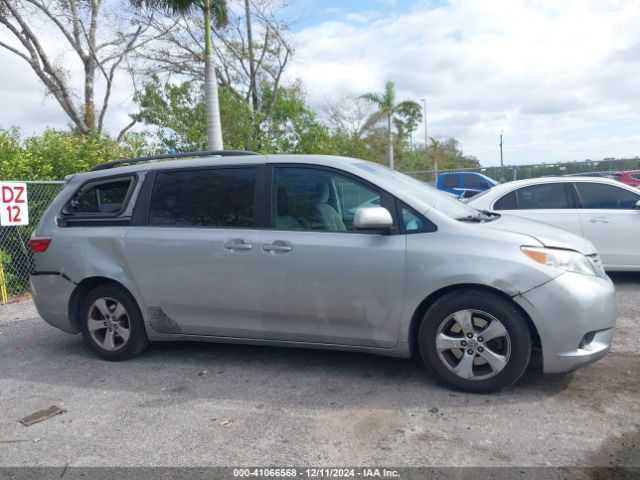 5TDKK3DC7FS662737 Toyota Sienna Le 8 Passenger