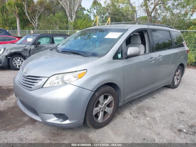 5TDKK3DC7FS662737 Toyota Sienna Le 8 Passenger