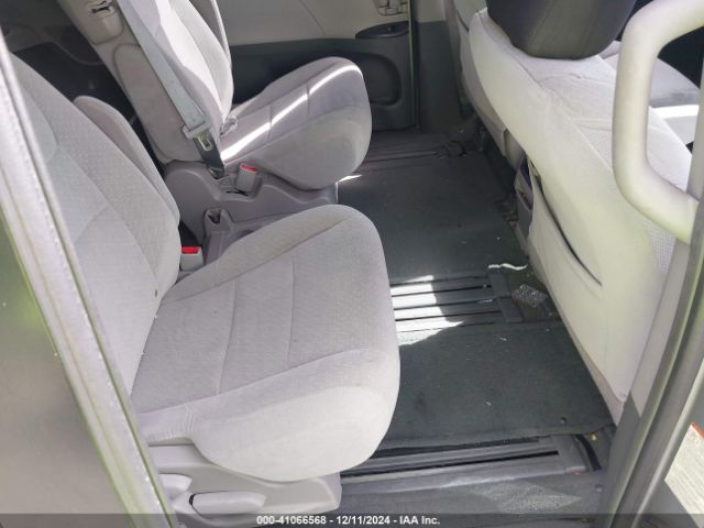 5TDKK3DC7FS662737 Toyota Sienna Le 8 Passenger