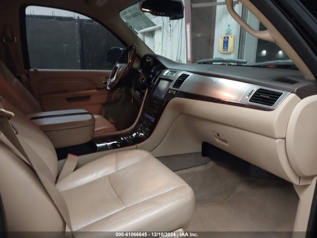 2011 CADILLAC ESCALADE 1GYS4CEF8BR299998 Photo 4