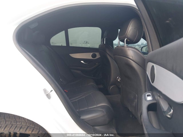 W1KWF8DB8MR646493 Mercedes-Benz C 300 Sedan