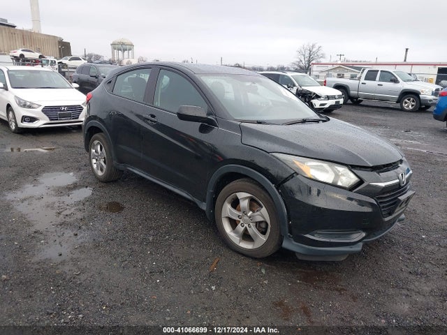 Honda HR-V LX 2017 3CZRU6H38HG710083 Image 1