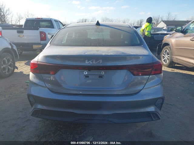 3KPF24AD4PE635995 KIA Forte Lxs