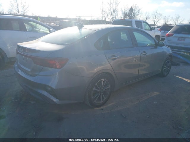 3KPF24AD4PE635995 KIA Forte Lxs
