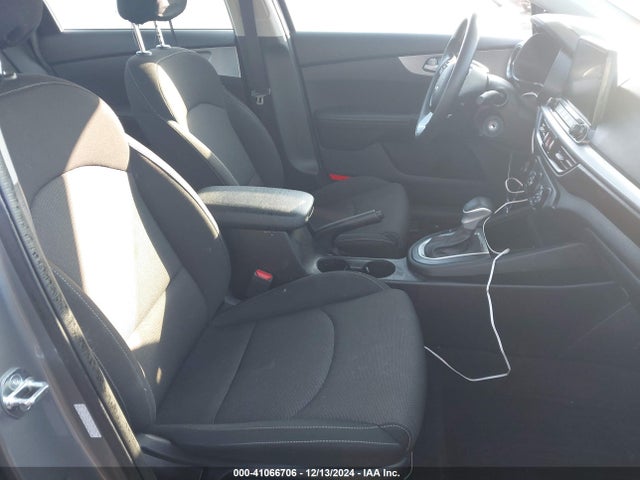 3KPF24AD4PE635995 KIA Forte Lxs