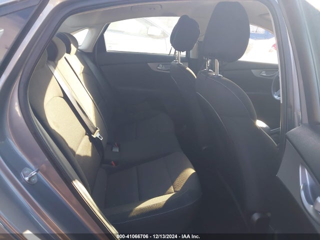 3KPF24AD4PE635995 KIA Forte Lxs