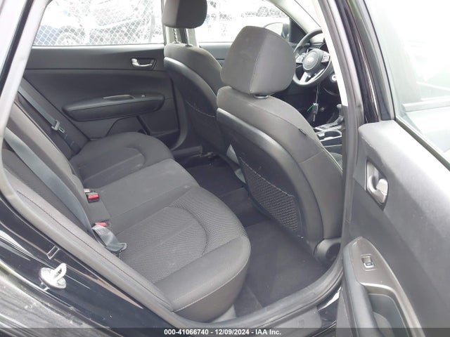 5XXGT4L39KG327257 KIA Optima Lx