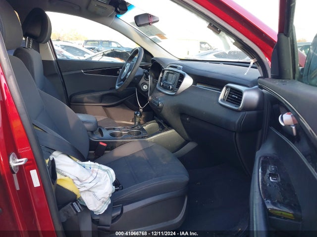 5XYPG4A57GG129837 KIA Sorento 3.3l Lx