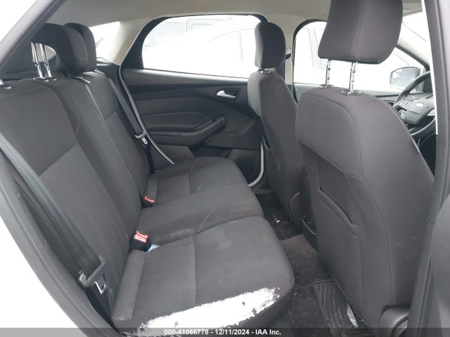 Ford FOCUS SE 2015 1FADP3K25FL223631 Image 8