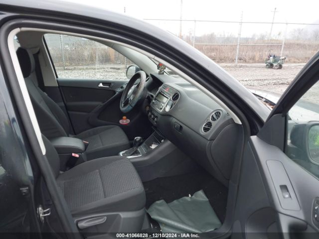 2011 VOLKSWAGEN TIGUAN WVGAV7AX6BW526008 Photo 4