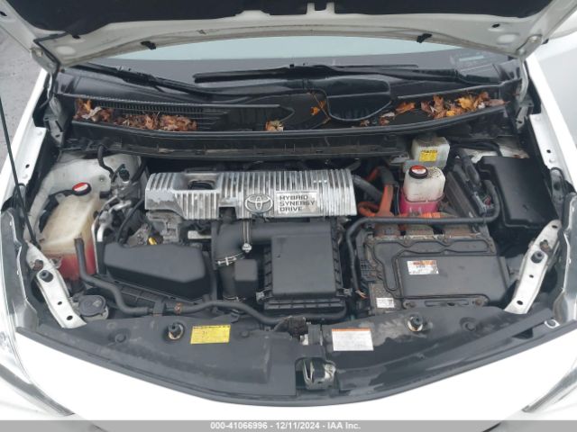 JTDZN3EU0FJ021732 Toyota Prius V Three