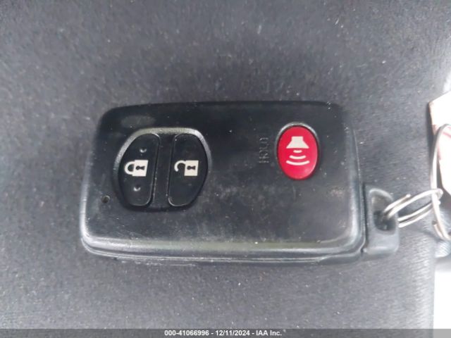 JTDZN3EU0FJ021732 Toyota Prius V Three