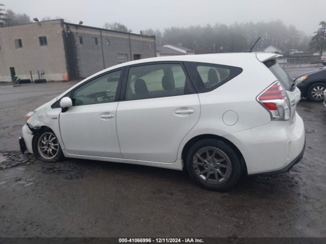 JTDZN3EU0FJ021732 Toyota Prius V Three