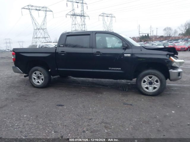 5TFDY5F18EX349008 Toyota Tundra Sr5 5.7l V8